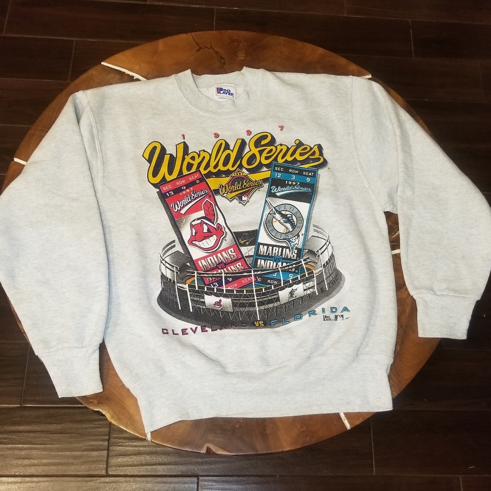 1997 world series vintage sweatshirt size M